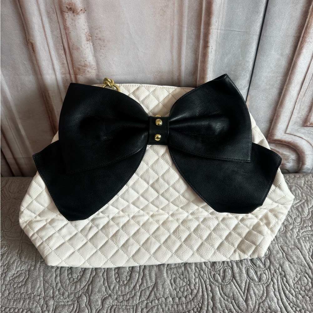 Beautiful Betsey Johnson tote bag.